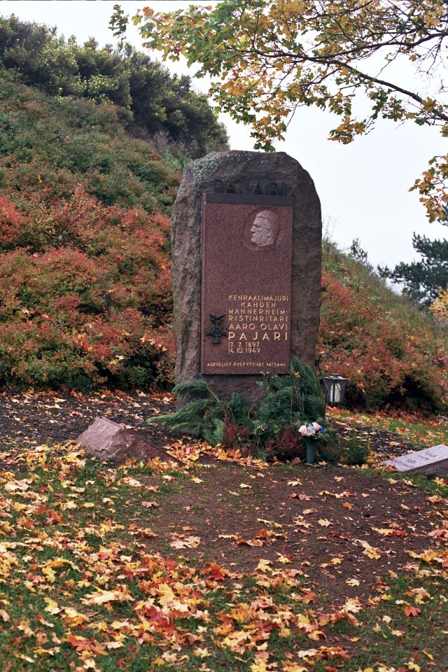 Grave of Aaro Pajari in Tampere Oct2011 002