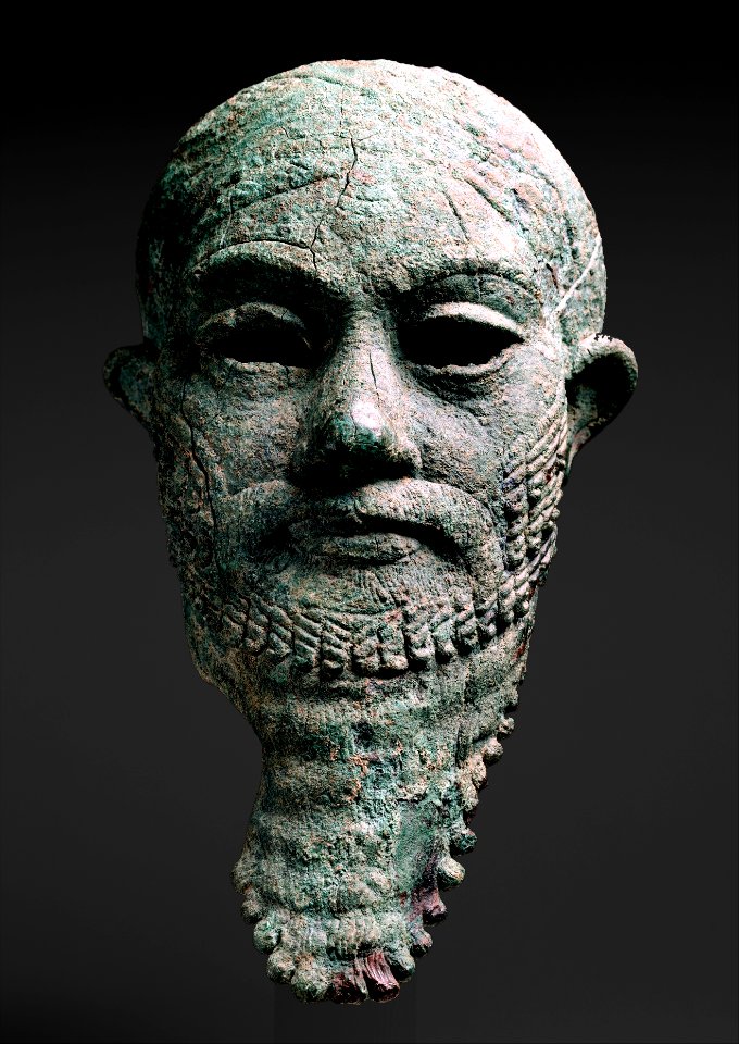 Head of a ruler ca 2300 2000 BC Iran or Mesopotamia Metropolitan Museum of Art (dark background)