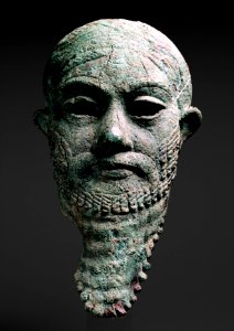 Head of a ruler ca 2300 2000 BC Iran or Mesopotamia Metropolitan Museum of Art (dark background)