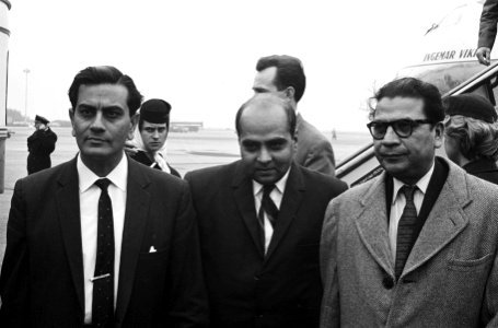 Handelmissie uit Pakistan in Nederland Commodore Rashid , M H Zubiri en Ali M, Bestanddeelnr 915-6084 photo