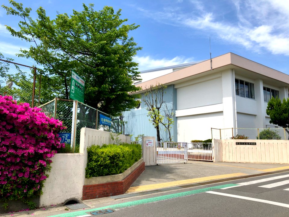 Hekinan-City-Higashi-Junior-High-School-1