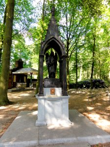 Handel (Gemert-Bakel) Rijksmonument 518085 Processiepark, heilig putje met engelsculptuur