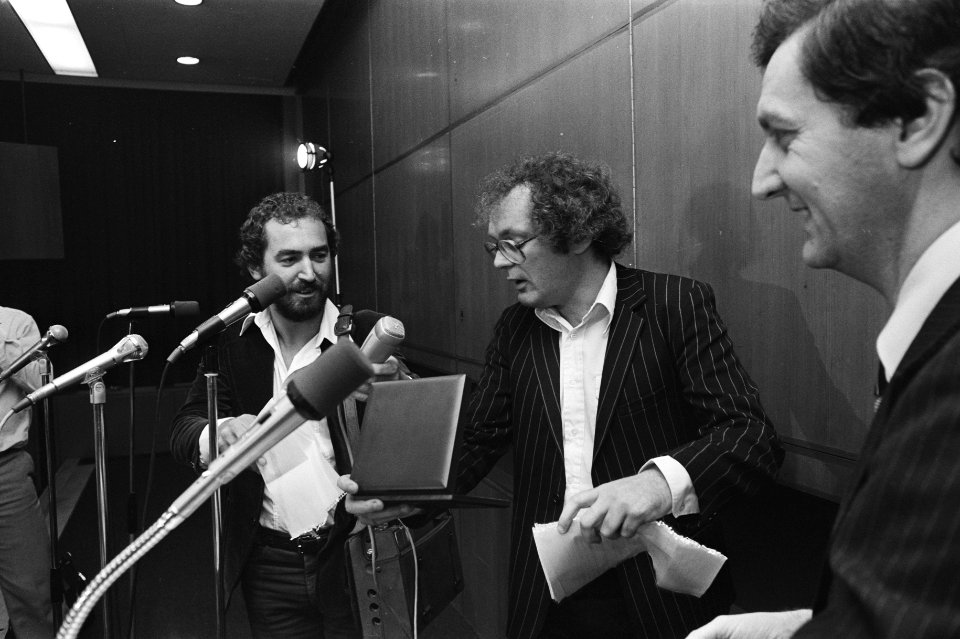 Henk Spaan en Harry Vermeegen bezig met programma, Bestanddeelnr 930-9952