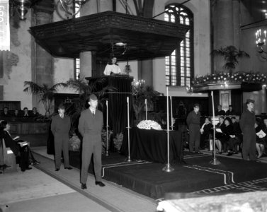 Herdenkingsplechtigheid van de geallieerde gevallenen in Westerkerk te Amsterdam, Bestanddeelnr 917-1089