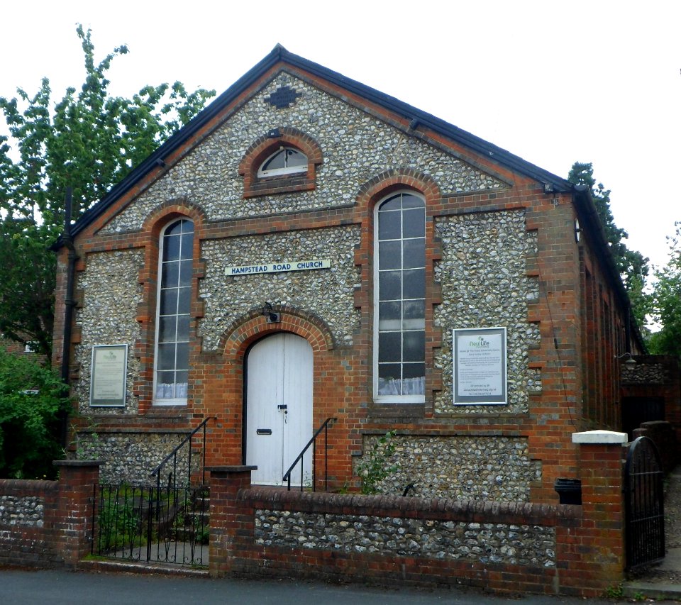 Hampstead Road Church, Hampstead Road, Dorking (July 2013) (3)