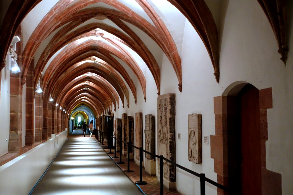 Hallway with church monuments - Germanisches Nationalmuseum - Nuremberg, Germany - DSC02791