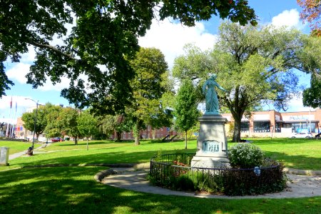 Hannah Duston Monument - G.A.R. Park - Haverhill, Massachusetts - DSC06370