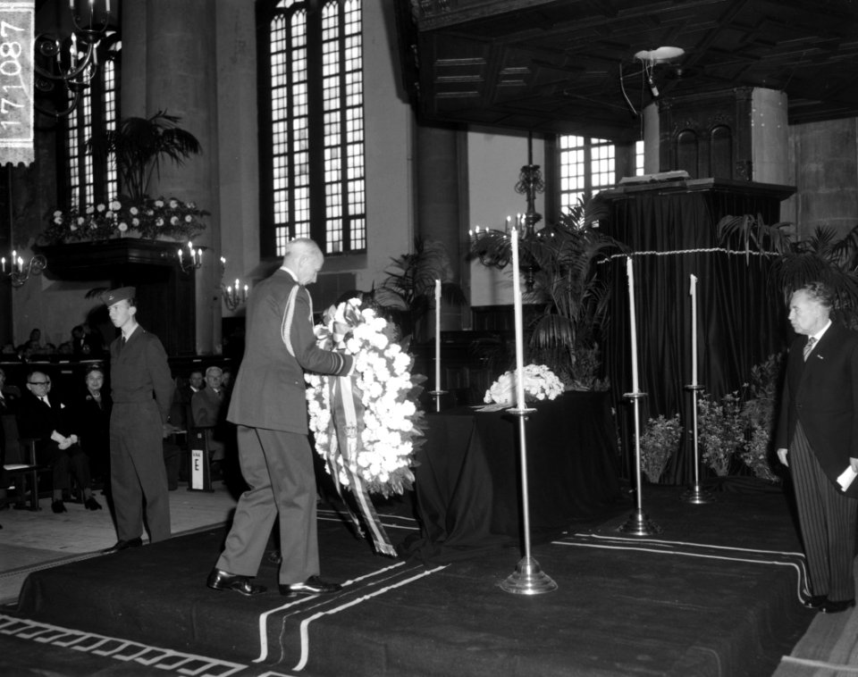 Herdenkingsplechtigheid van de geallieerde gevallenen in Westerkerk te Amsterdam, Bestanddeelnr 917-1087