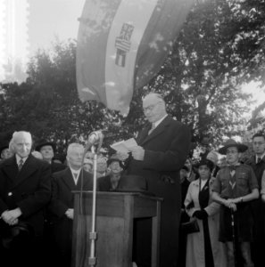 Herdenking van de geboortedag van Paul Kruger te Utrecht in de tuin van het pand, Bestanddeelnr 905-3534
