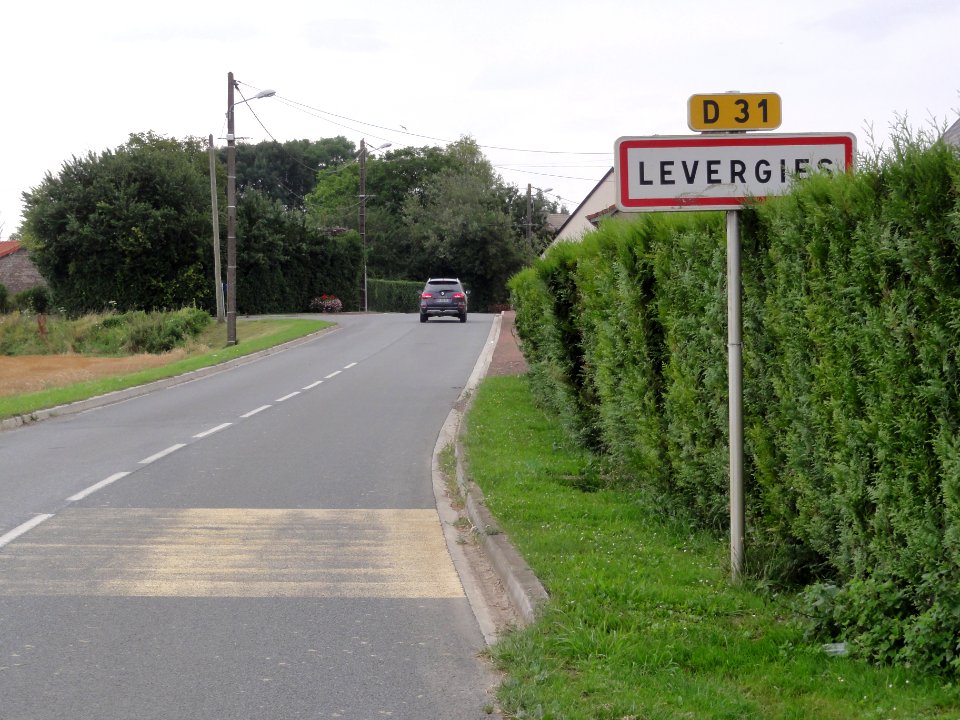 Levergies (Aisne) city limit sign