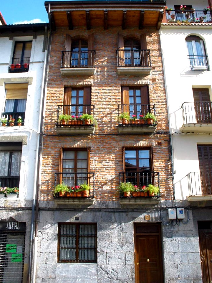 Hernani - Gudarien Plaza 05