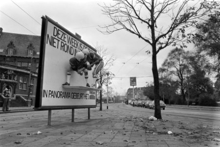Levende reclame voor Panorama aan Mauritskade te Amsterdam, Bestanddeelnr 933-8039 photo