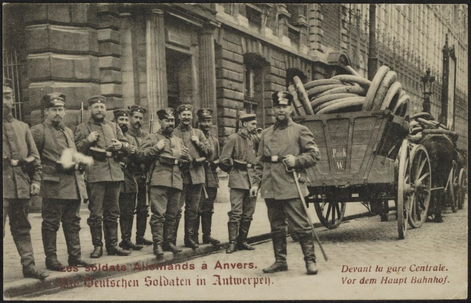 Les soldats Allemandes à Anvers. Devant la gare Centrale. Die Deutschen Soldaten, Bestanddeelnr 158-1769