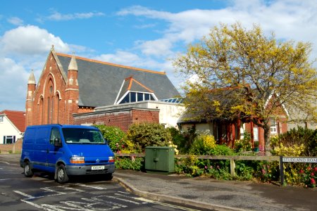 Lee-on-the-Solent Methodist Church, High Street, Lee-on-the-Solent (May 2019) (1)