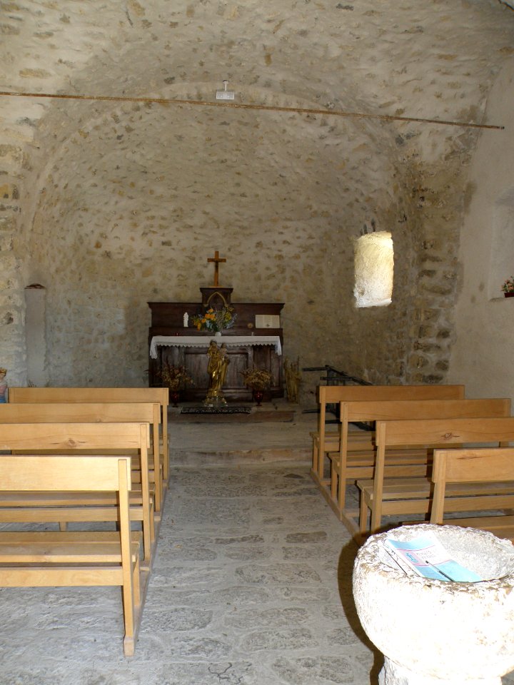 Le Poët-en-Percip Église Saint-Simon 11