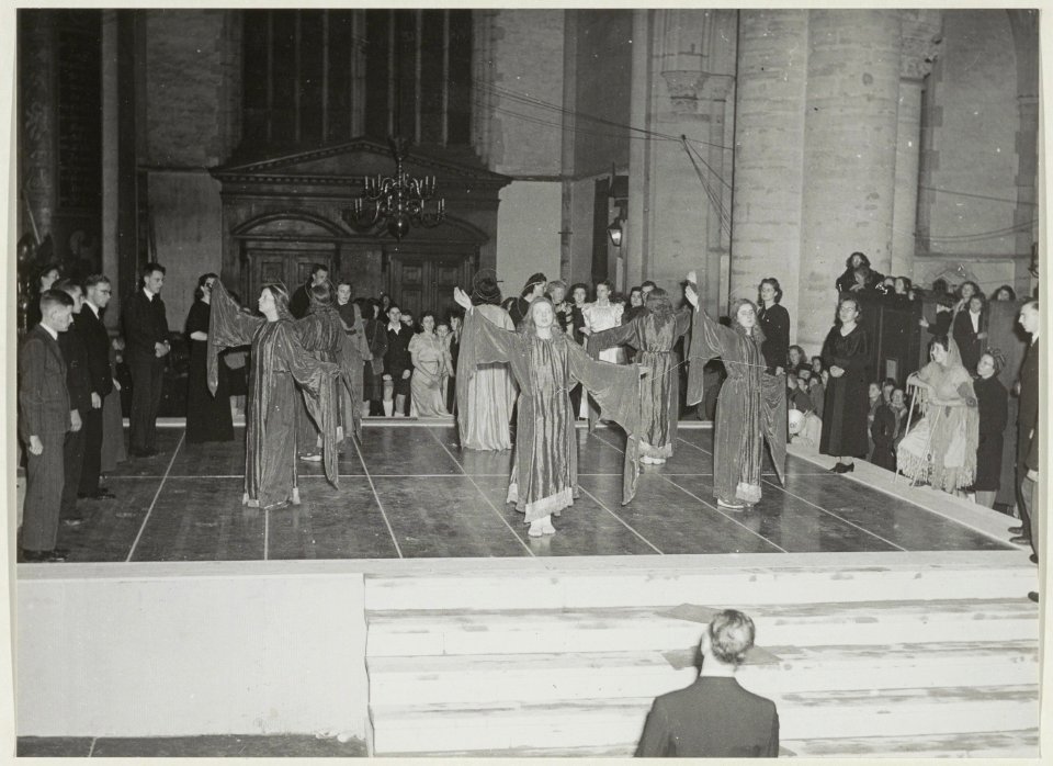 Lekespel in de Grote of St. Bavokerk. NL-HlmNHA 54011233