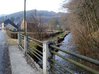 Les Hautes-Rivières (Ardennes) Ruisseau de St.Jean au village de Linchamps