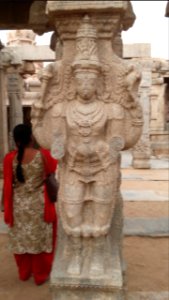 Lepakshi pillar sculpter 7