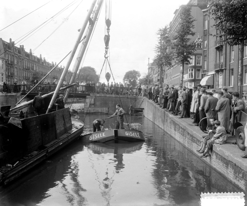 Lichten van schuit met schroot Nieuwe Prinsengracht Amsterdam, Bestanddeelnr 905-3206