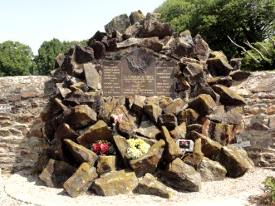 Le Grez (Sarthe) monument aux morts