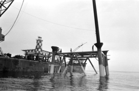 Lichtplatform Goeree wordt geplaatst bij Hoek van Holland ipv lichtschip Goer, Bestanddeelnr 924-7533