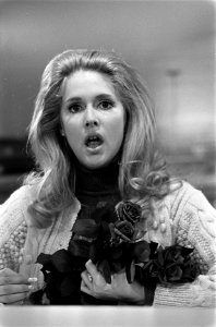 Linda Marshall , TV-ster USA, arriveert op Schiphol. Linda Marshall, Bestanddeelnr 923-3784