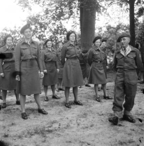 Leger, opleidingen, militairen, vrouwen, Bestanddeelnr 900-6743