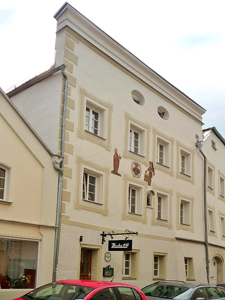 Löwengrube 12-14