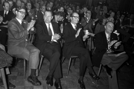KVP-partijraad in Oisterwijk, Staatssecretaris Westerterp , Minister Lardinois ,, Bestanddeelnr 926-0711