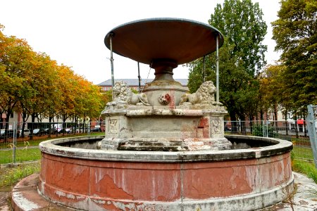 Löwenbrunnen - Mathildenplatz, Darmstadt, Germany - DSC09881