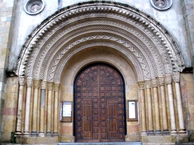La Felguera (Langreo) - Iglesia de San Pedro 04