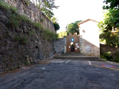 Largentière - Entrée du château photo