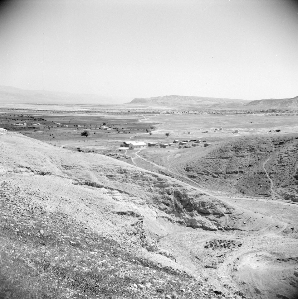Landschap in de omgeving van Jericho. De Wadi el Kelt en de overgang naar de Dod, Bestanddeelnr 255-5610