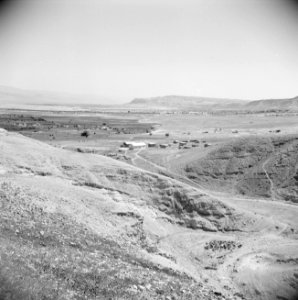 Landschap in de omgeving van Jericho. De Wadi el Kelt en de overgang naar de Dod, Bestanddeelnr 255-5610