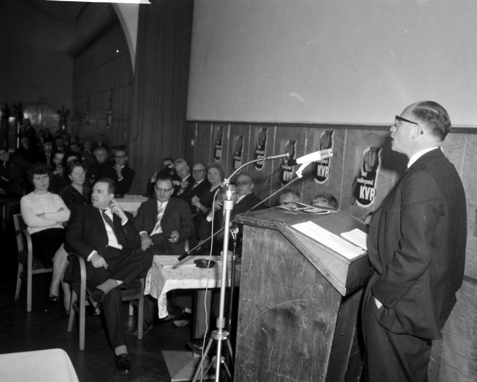KVP-landdag te Utrecht, mr van Doom en Vos, Bestanddeelnr 913-5577