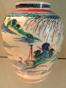 Large Jar with Landscape Design, c. 1660-1680, Arita, hard-paste porcelain with overglaze enamels - Gardiner Museum, Toronto - DSC00443