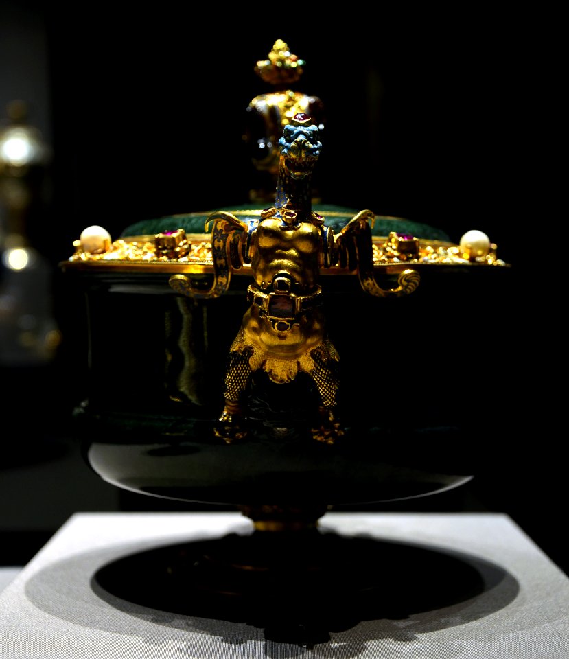 Kunsthistorisches Museum 07 07 2013 Lidded bowl Miseroni 03
