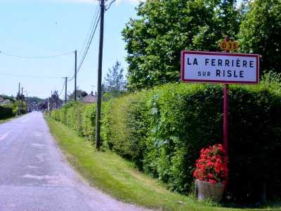 La Ferrière-sur-Risle (Eure, Fr) city limit sign