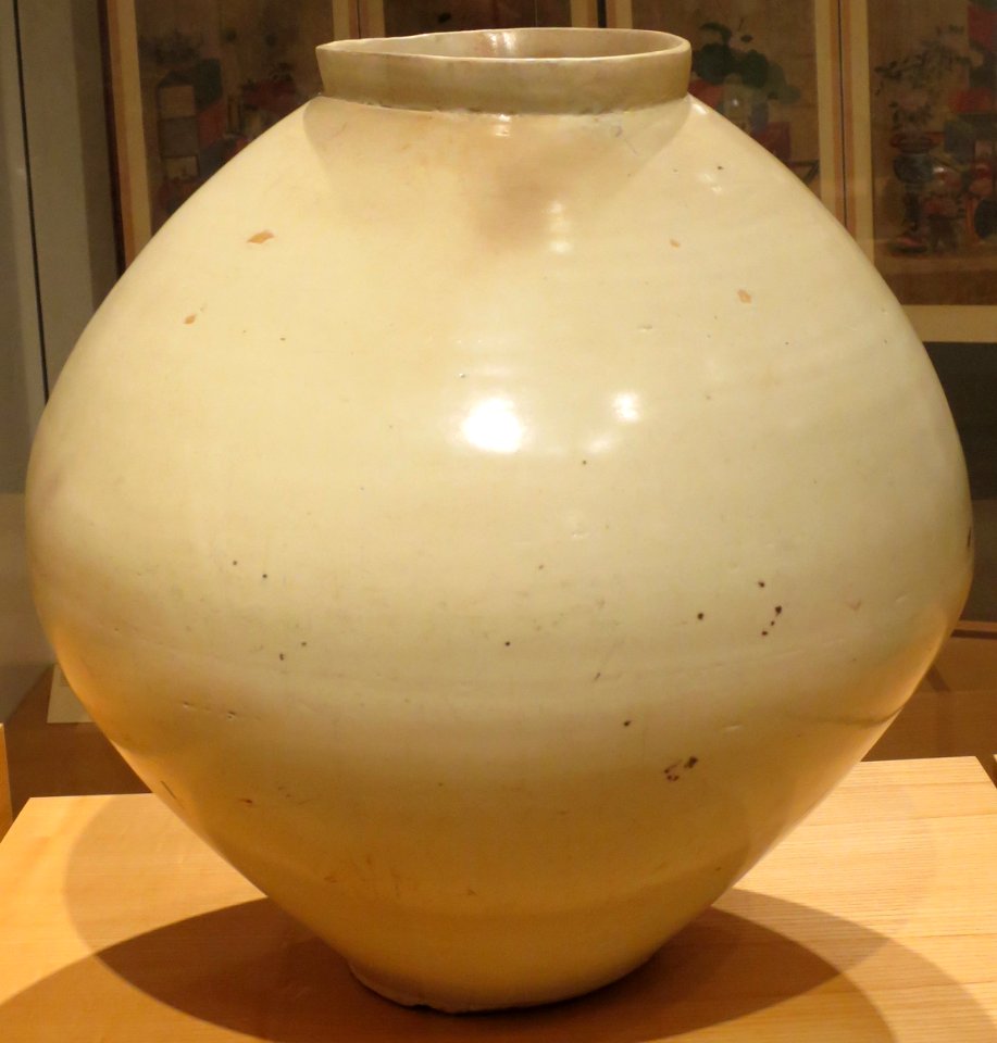 Large moon jar, 18th century, Honolulu Museum of Art 3494.1