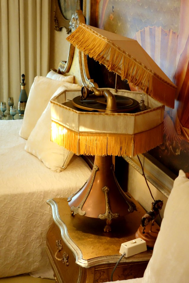 Lamp phonograph - Bayernhof Museum - DSC06293