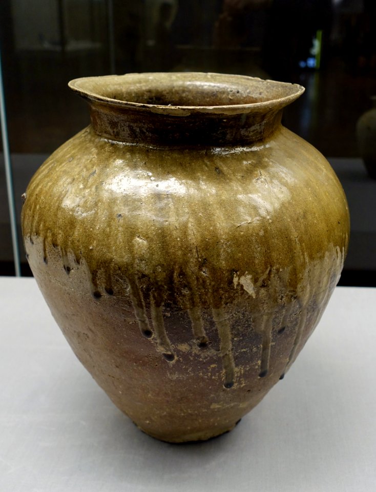 Large jar, Tokoname ware, Heian perioid, 1100s AD, ceramic - Tokyo National Museum - Ueno Park, Tokyo, Japan - DSC08829