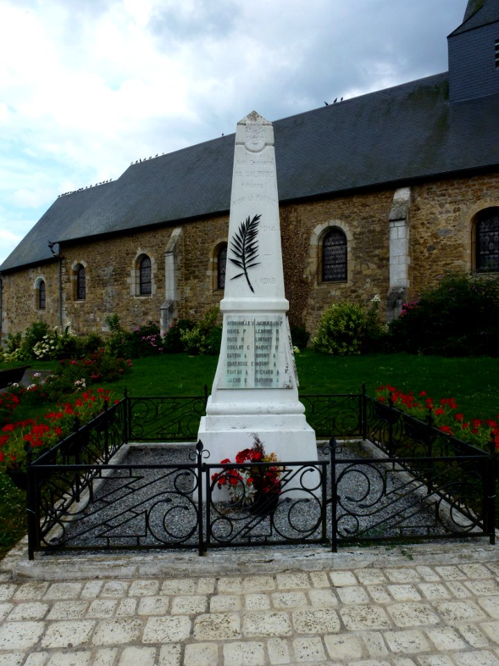 Lalobbe (Ardennes) monument aux morts
