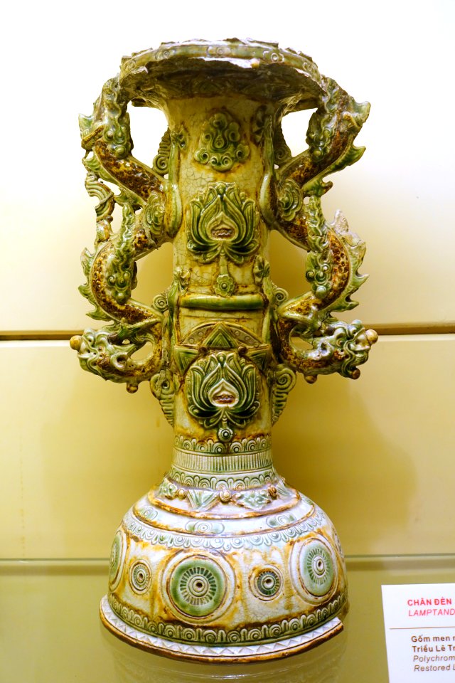Lamp stand for ritual use, Bat Trang kilns, Restored Le dynasty, 17th century AD, polychrome ceramic - National Museum of Vietnamese History - Hanoi, Vietnam - DSC05704