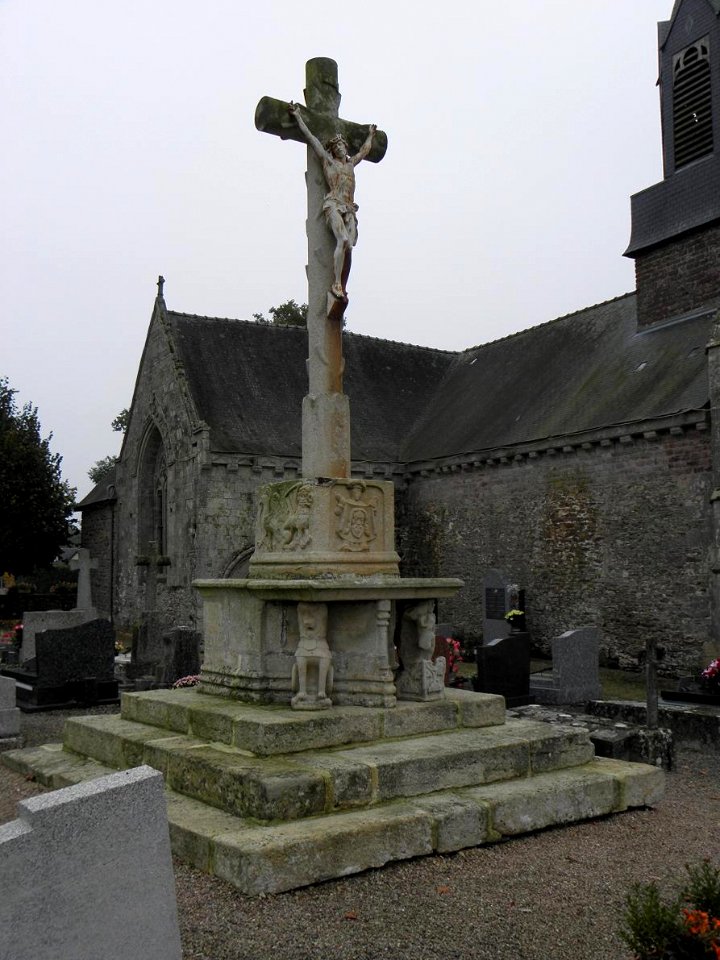 La Nouaye (35) Croix de cimetière 01
