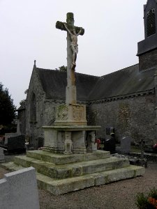 La Nouaye (35) Croix de cimetière 01