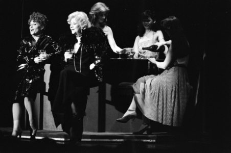 Laatste voorstelling (350e) Musical Madam (van Annie M. G. Schmidt ) in Nieuwe, Bestanddeelnr 932-2304
