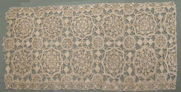 Lace Panel, 16th century, Italy, Linen, needlepoint lace, punto in aria, Reticelli pattern, buttonhole stitch