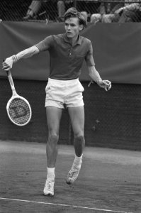 Kwartfinales tennistoernooi Melkhuisje, Sanders in actie, Bestanddeelnr 927-3358