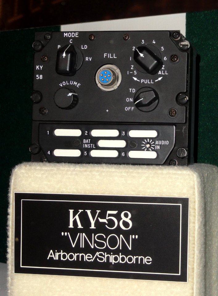 KY-58 VINSON, airborne or shipborne - National Cryptologic Museum - DSC08023