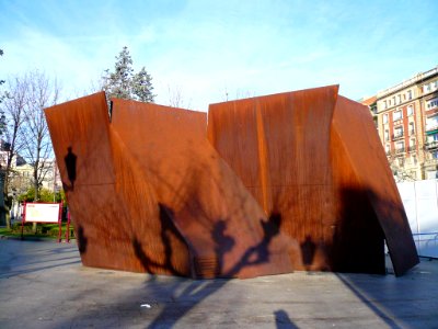 Logroño - El Espolón, memorial de las víctimas del terrorismo (Agustín Ibarrola) 02